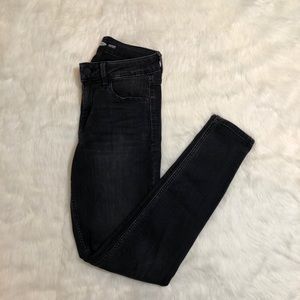 Old Navy Rockstar Super Skinny High Waisted Black Jeans Size 2